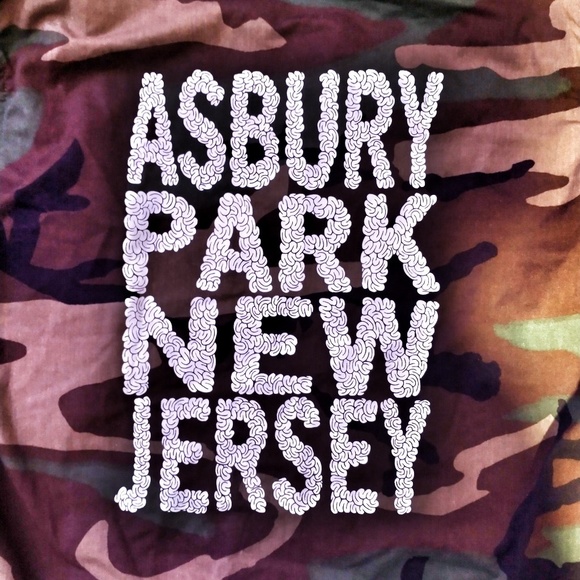 Meet your Posher, Kim - Picture 2 of 3